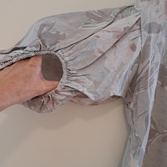 Linen top with balloon sleeve - Picture 4 of 5